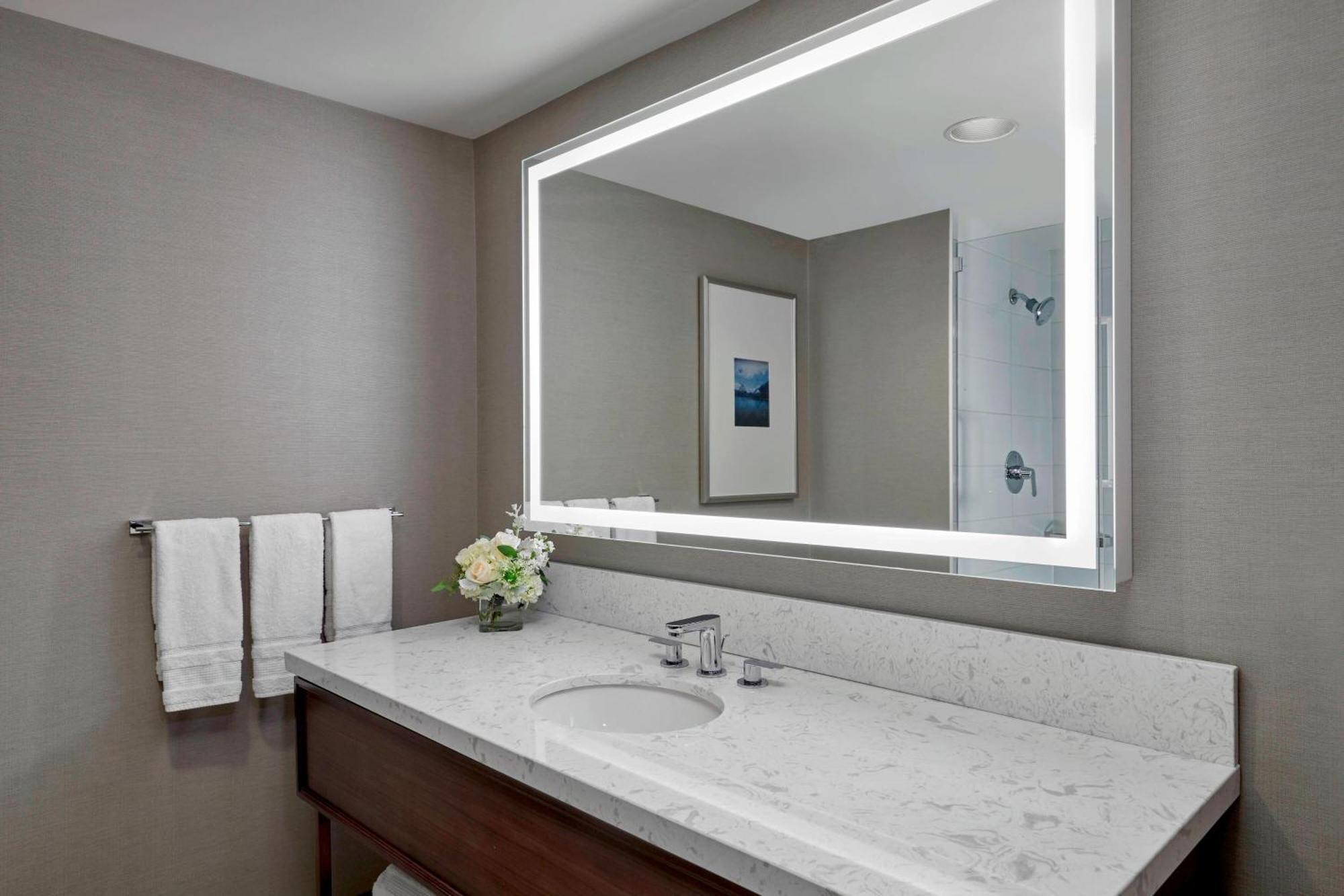 Sheraton Vancouver Guildford Hotel Surrey Dış mekan fotoğraf